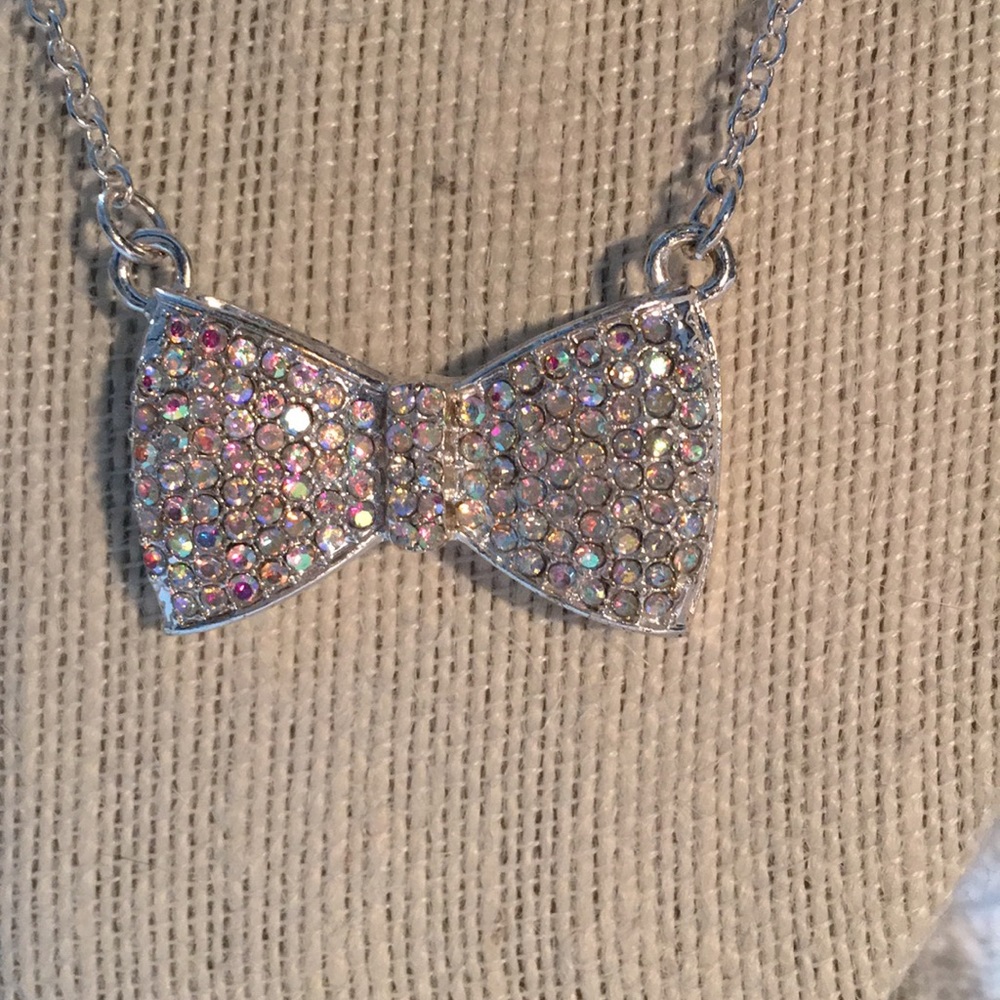 Beautiful Sparkling Bow Necklace